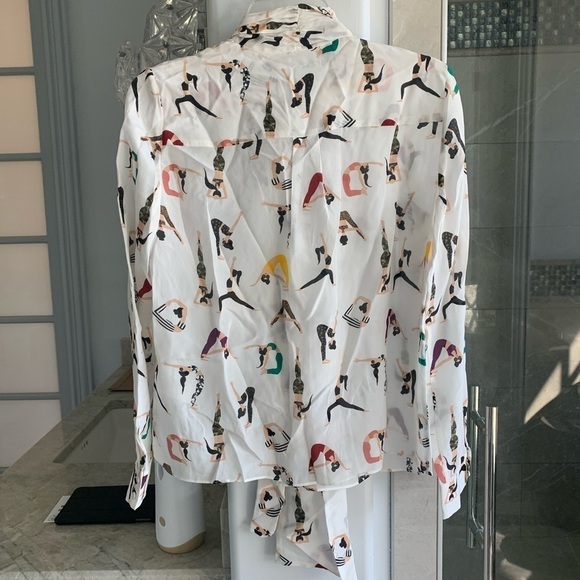 ALICE+OLIVIA  Yoga Stace Jeannie Bow-Collar Button-Down Blouse - Picture 10 of 11